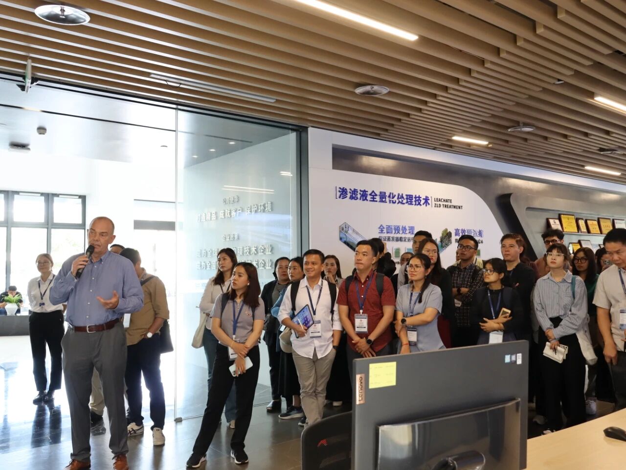 參觀嘉戎技術展廳